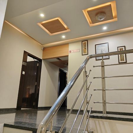 Hotel Sahyog & Rooms Σουράτ Εξωτερικό φωτογραφία